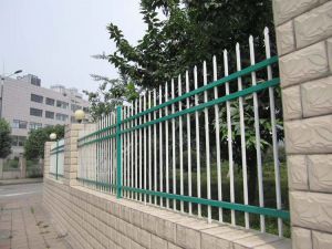 鋅鋼護(hù)欄與其它護(hù)欄相對的